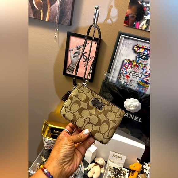 EUC - Coach Tote Bag with free wristlet - Picture 8 of 13